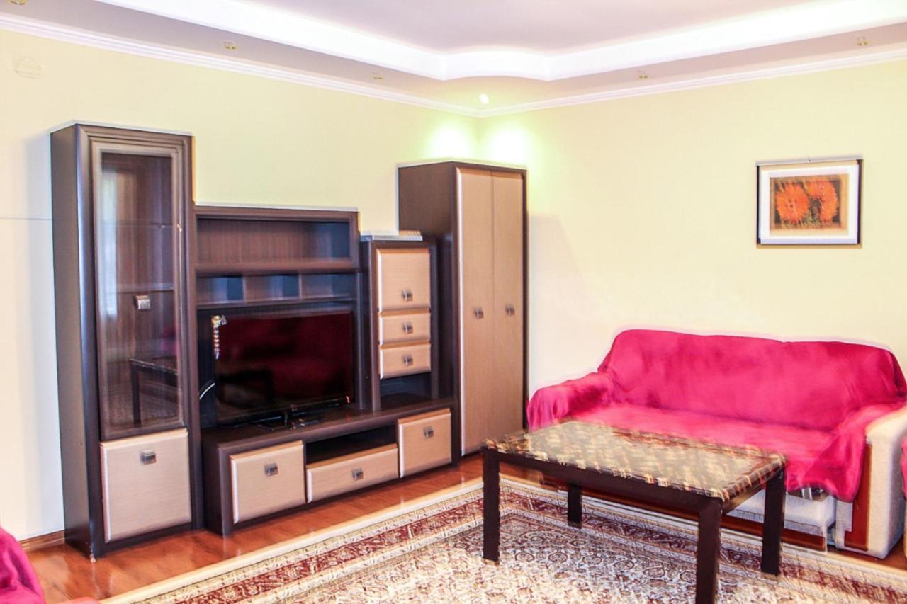 Appartement Tolebaeva 65 à Almaty Extérieur photo