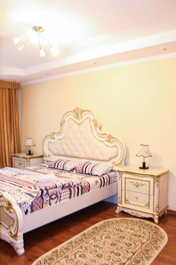 Appartement Tolebaeva 65 à Almaty Extérieur photo