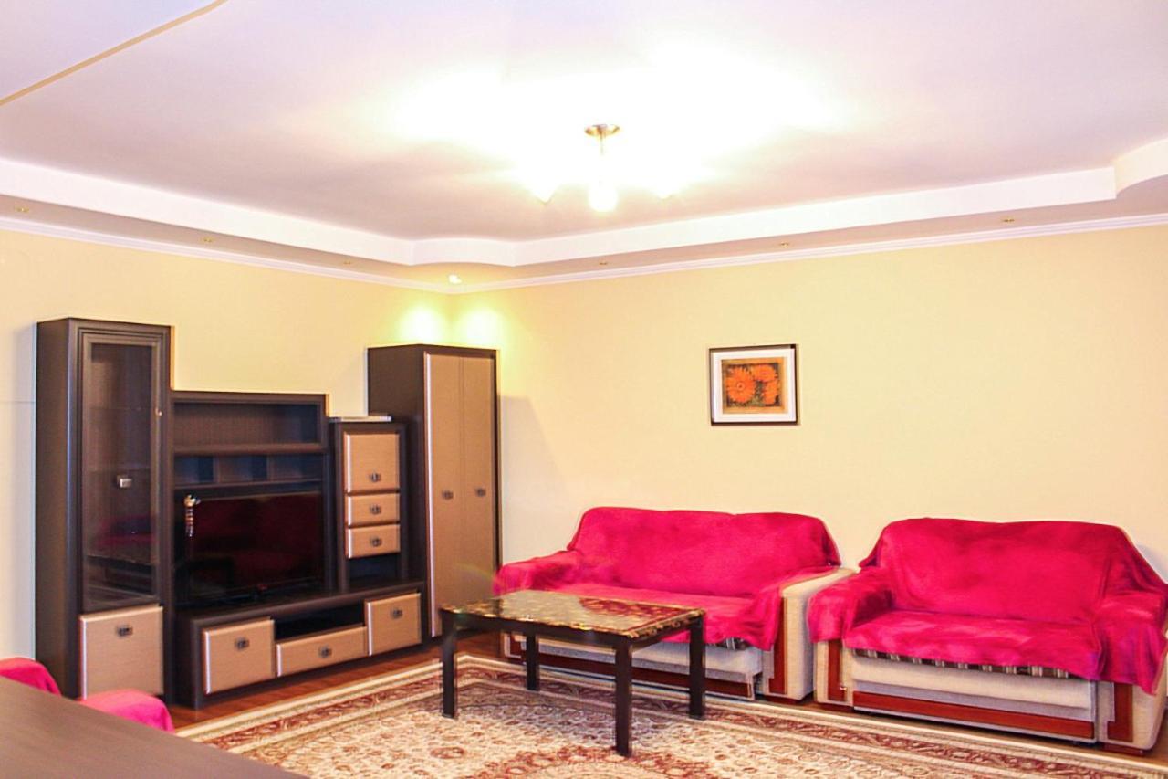 Appartement Tolebaeva 65 à Almaty Extérieur photo